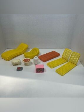 VINTAGE Barbie doll pool side accessories and tv lot toys Mattel
